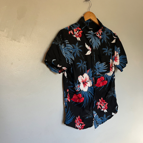 Men’s Original Use Buttton up Short Sleeve Hawaiian Shirt Small - Picture 1 of 7